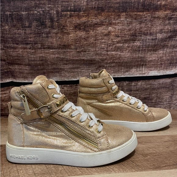 Michael Kors Shoes (kids) - Picture 3 of 11